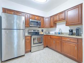 210 -216 NE 40th St, Oakland Park FL 33334