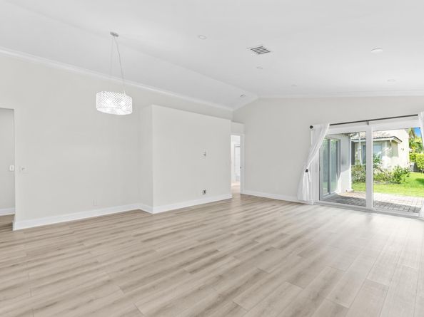 1425 Majesty Ter, Weston FL 33327