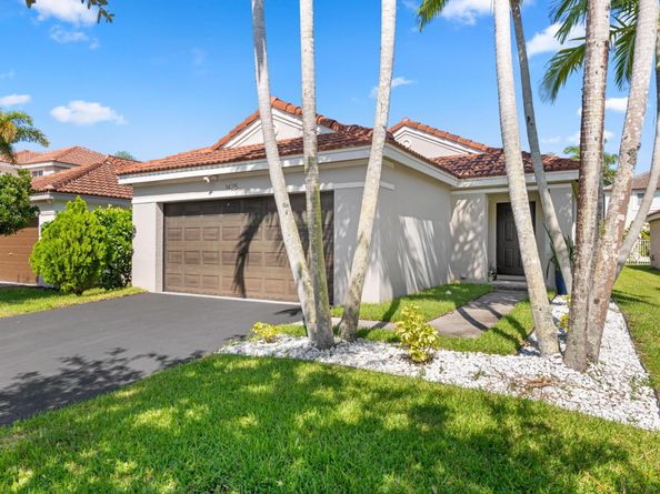 1425 Majesty Ter, Weston FL 33327
