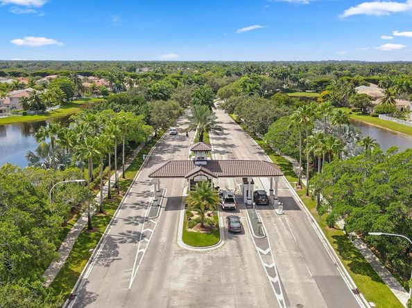 1425 Majesty Ter, Weston FL 33327