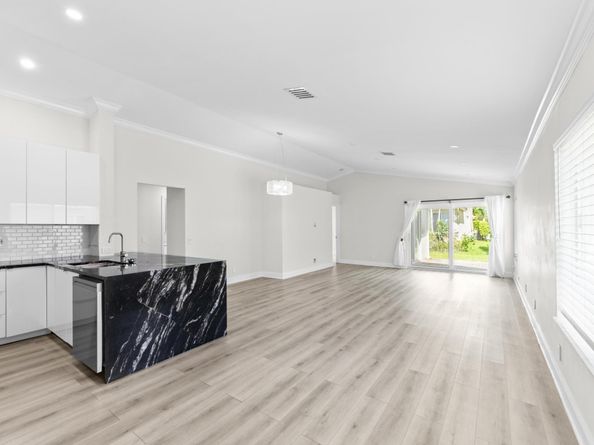 1425 Majesty Ter, Weston FL 33327