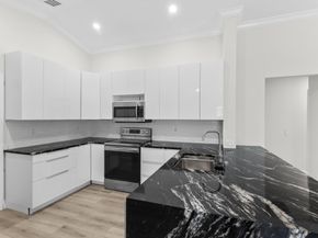 1425 Majesty Ter, Weston FL 33327