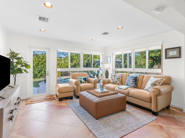 2317 NE 12th St, Fort Lauderdale FL 33304