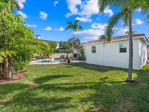 2317 NE 12th St, Fort Lauderdale FL 33304
