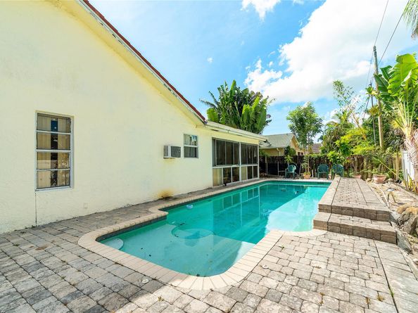 7517 W Country Club Blvd, Boca Raton FL 33487