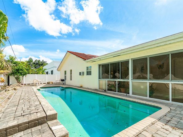 7517 W Country Club Blvd, Boca Raton FL 33487