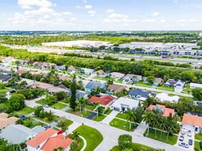 7517 W Country Club Blvd, Boca Raton FL 33487