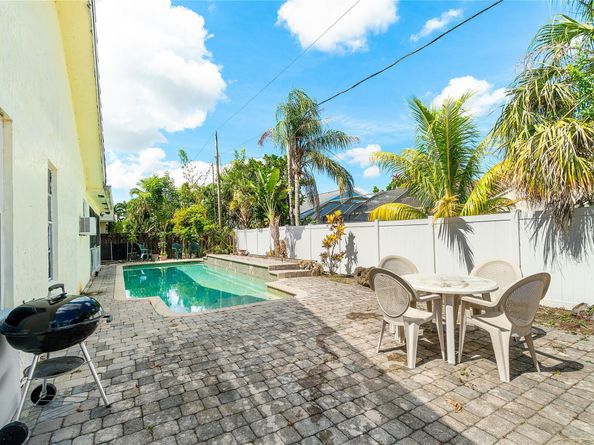 7517 W Country Club Blvd, Boca Raton FL 33487