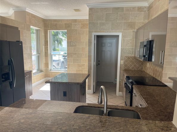 5374 SW 33rd Ave, Fort Lauderdale FL 33312