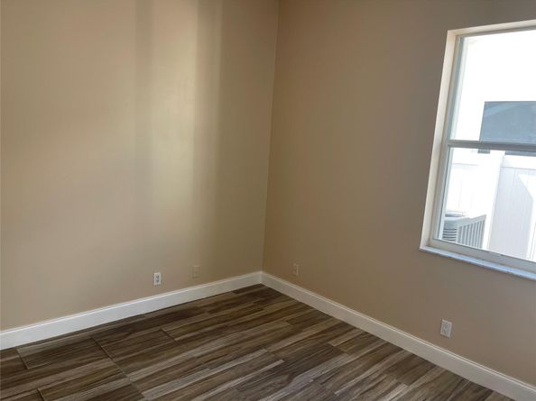 5374 SW 33rd Ave, Fort Lauderdale FL 33312