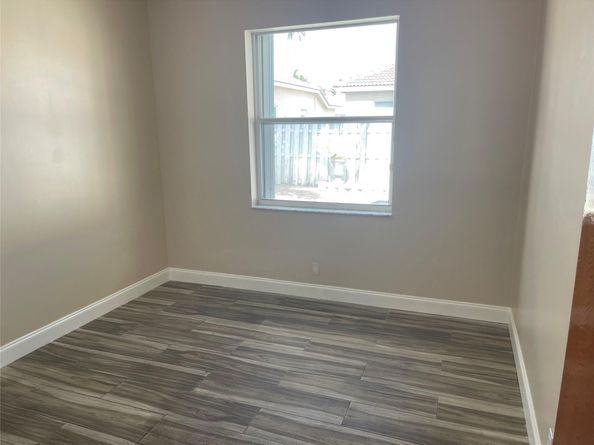 5374 SW 33rd Ave, Fort Lauderdale FL 33312