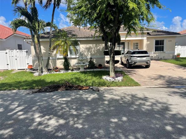 5374 SW 33rd Ave, Fort Lauderdale FL 33312