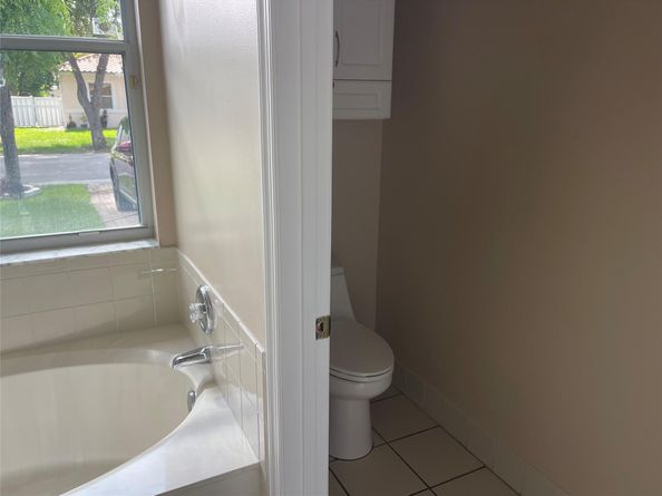 5374 SW 33rd Ave, Fort Lauderdale FL 33312