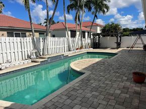 5374 SW 33rd Ave, Fort Lauderdale FL 33312