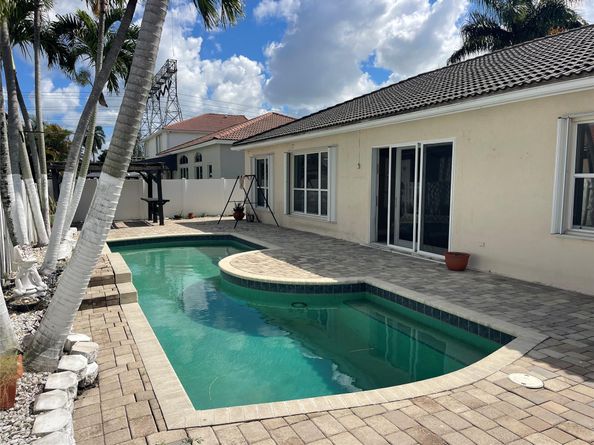 5374 SW 33rd Ave, Fort Lauderdale FL 33312