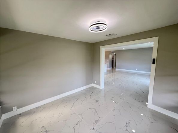 4935 NW 2nd St D, Delray Beach FL 33445