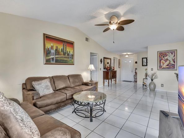 5531 Parkwalk Circle E, Boynton Beach FL 33472