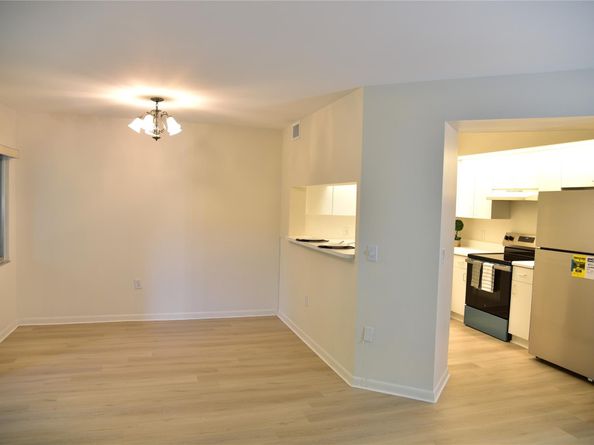801 SW 138th Ave 402E, Pembroke Pines FL 33027
