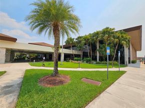 801 SW 138th Ave 402E, Pembroke Pines FL 33027
