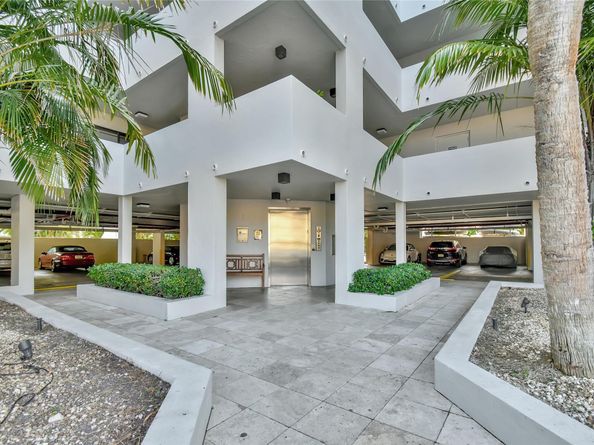 4201 N Ocean Dr 301, Hollywood FL 33019
