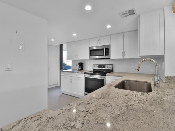4201 N Ocean Dr 301, Hollywood FL 33019