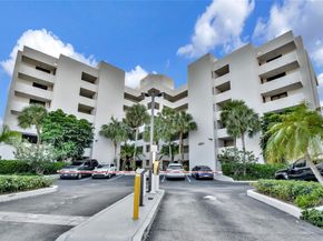 4201 N Ocean Dr 301, Hollywood FL 33019