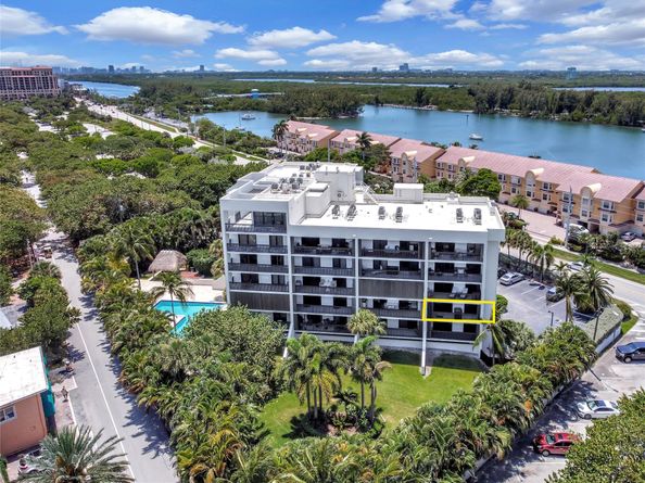 4201 N Ocean Dr 301, Hollywood FL 33019