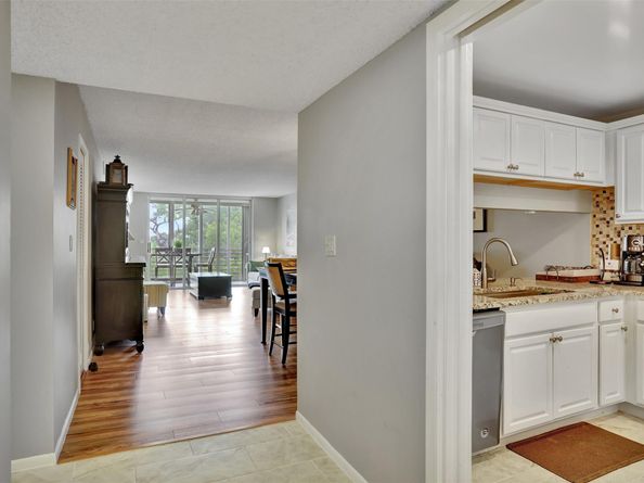 3503 Oaks Way 405, Pompano Beach FL 33069