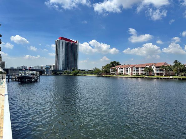 3800 S Ocean Drive 1516, Hollywood FL 33019