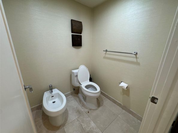 9400 W Bay Harbor Dr 202, Bay Harbor Islands FL 33154