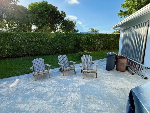 237 Porter Place, West Palm Beach FL 33409