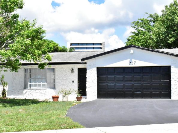 237 Porter Place, West Palm Beach FL 33409