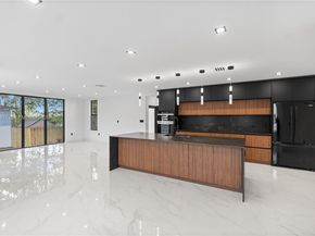 1644 NW 8th Terrace, Miami FL 33125