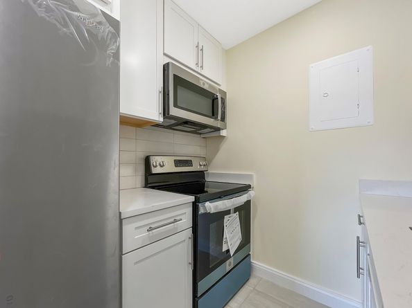 8921 NW 28th Drive B, Coral Springs FL 33065