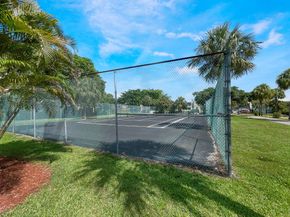 8921 NW 28th Drive B, Coral Springs FL 33065