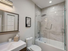 963 S Harbor View S, Hollywood FL 33019