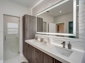 963 S Harbor View S, Hollywood FL 33019
