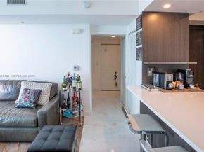 110 Washington Avenue 1722, Miami Beach FL 33139