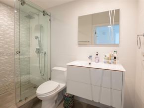 110 Washington Avenue 1722, Miami Beach FL 33139