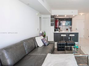 110 Washington Avenue 1722, Miami Beach FL 33139