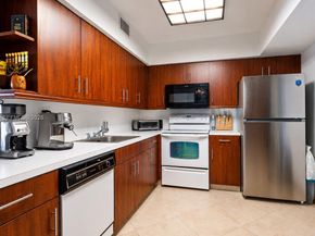 3600 Mystic Pointe Drive 1209, Aventura FL 33180