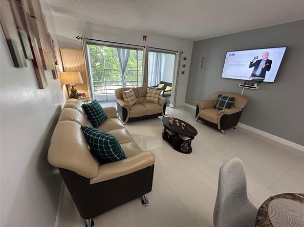 8818 W Mcnab Rd 303, Tamarac FL 33321