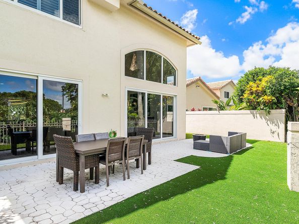 5338 NW 26th Circle S, Boca Raton FL 33496