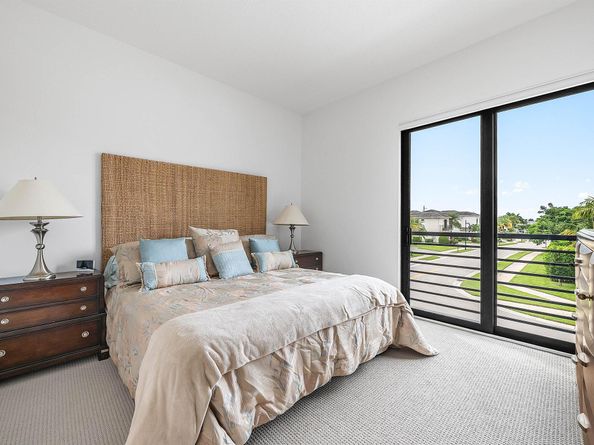 6901 NW 25th Way, Boca Raton FL 33496