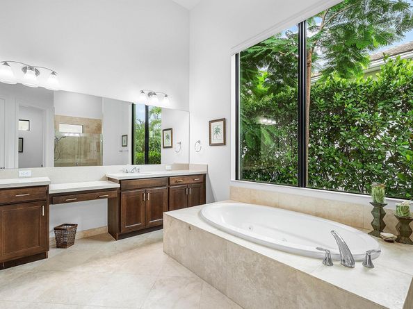 6901 NW 25th Way, Boca Raton FL 33496