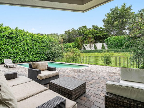 6901 NW 25th Way, Boca Raton FL 33496