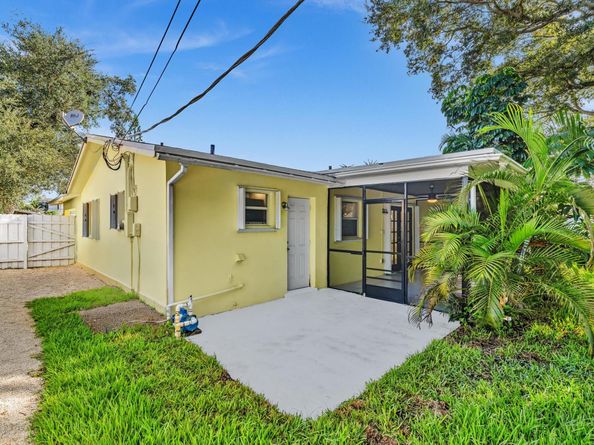 1700 SW 30th St, Fort Lauderdale FL 33315
