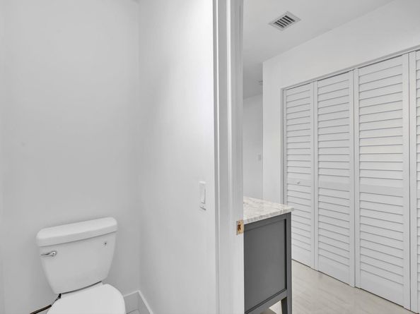 1700 SW 30th St, Fort Lauderdale FL 33315