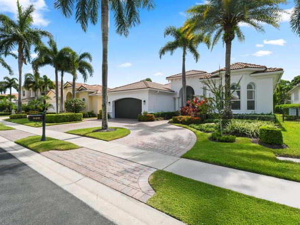 320 Charroux Drive, Palm Beach Gardens FL 33410