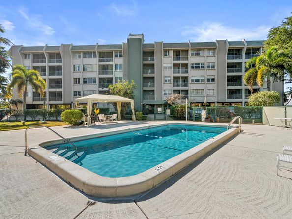 505 Spencer Drive 208, West Palm Beach FL 33409